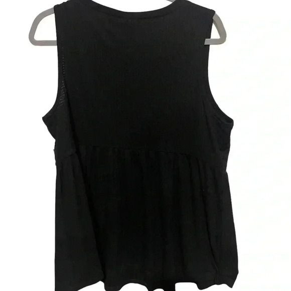 Torrid black tank size 2 lace v neck NWT - Picture 4 of 4